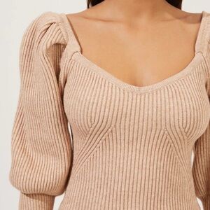 Elegant Beige Women's Sweater